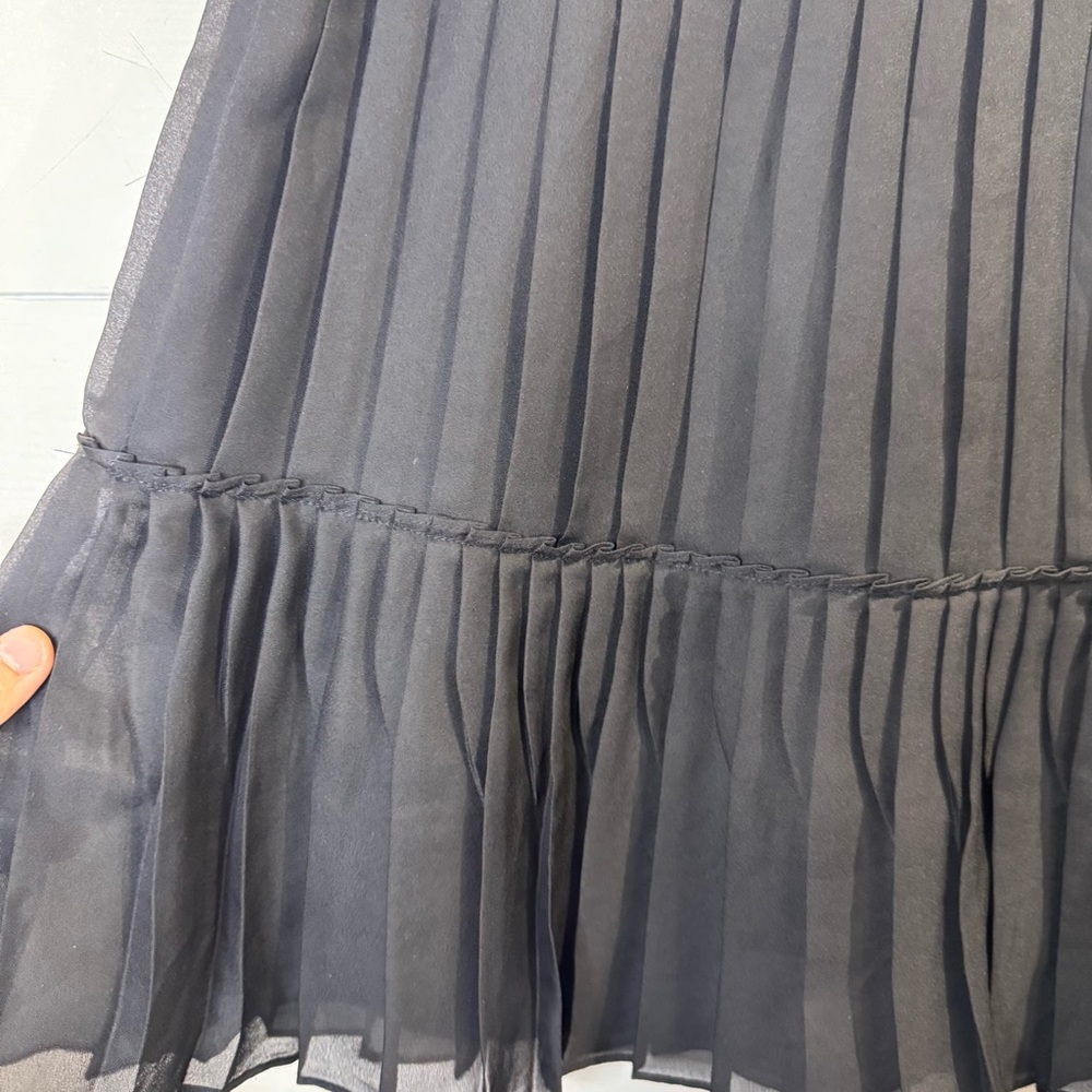 Rebecca Minkoff Women’s Elegant Black Pleated Skirt Size 2 - Picture 2 of 8
